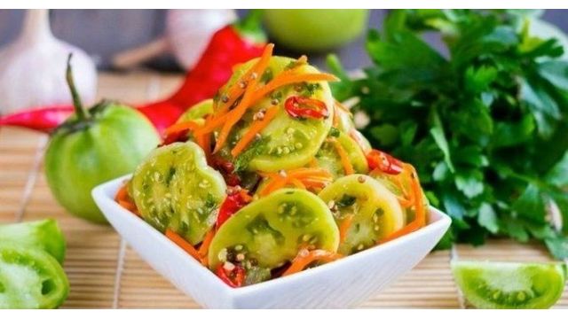 Как приготовить домашние зеленые помидоры по-корейски