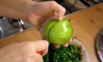 Зелёные помидоры с чесноком и кинзой по-армянски