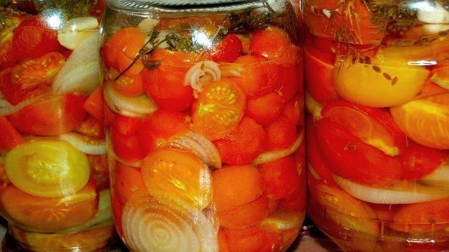 Аппетитные заготовки на зиму: проверенные рецепты консервированных помидоров половинками