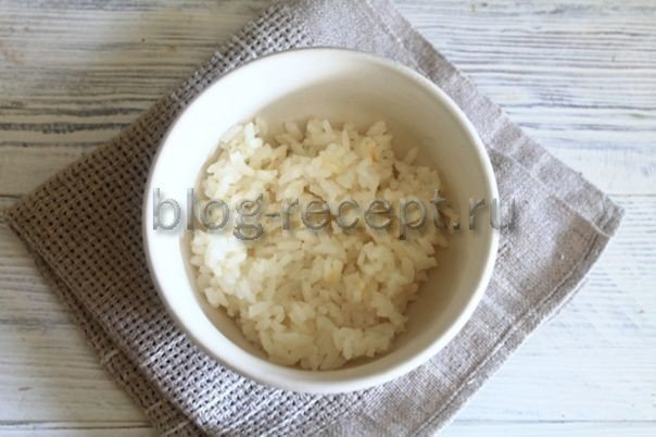 Рис с фаршем семги и сыром в микроволновую печь