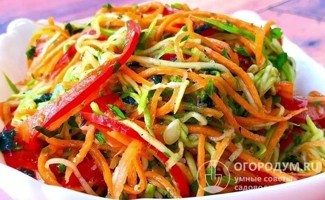 Салат из моркови по корейски жареными кабачками